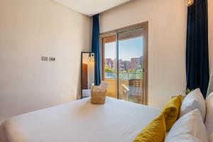 Prestigia Apt - Pools & High-Speed Internet