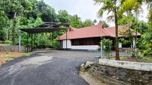 AnasthanathuMadom Heritage Home