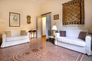 Trastevere Stylish Two Bedroom