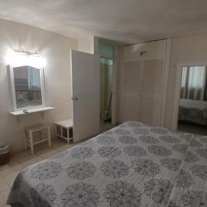 Apt D, Sea Foam Haciendas
