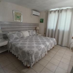 Apt D, Sea Foam Haciendas