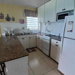 Apt D, Sea Foam Haciendas