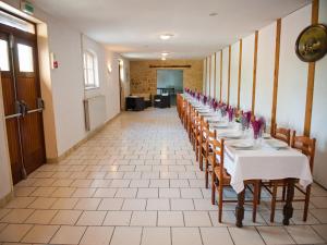 Hotels Logis Hotel Restaurant Le Relais Fleuri : photos des chambres