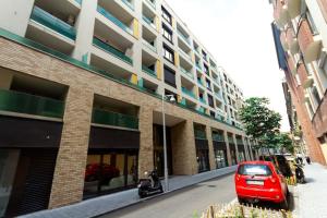 Pearl in the City w AC by NW