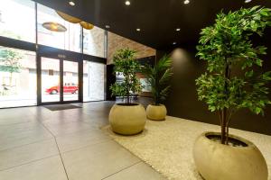 Pearl in the City w AC by NW