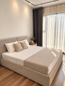 200m to West Lake - Luxury Apartment - 2BR - 3min to Lotte - Highrise