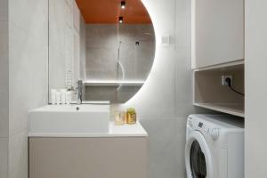 Atrakcyjne Apartamenty z Parkingiem & Balkonem by Heyrent