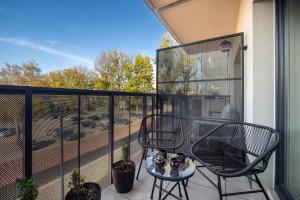 Atrakcyjne Apartamenty z Parkingiem & Balkonem by Heyrent