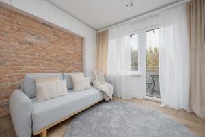 Bright Studio with Balcony by Heyrent