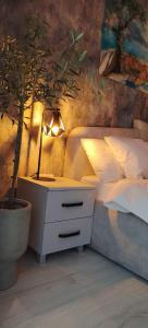BYA Forest View Studio with Balcony