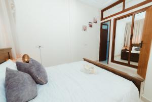 Elegant 2BR Apartment Near Fes Airport