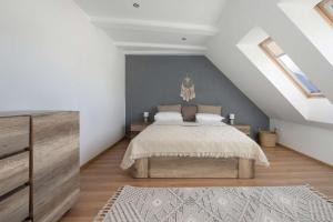 Dwupoziomowy Apartament Blisko Dworca by Heyrent