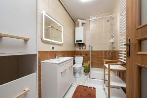 Dwupoziomowy Apartament Blisko Dworca by Heyrent