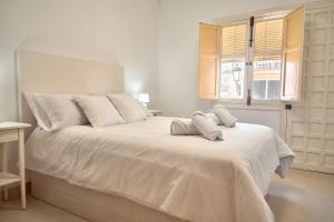Casa Chica - Large Townhouse in Nerja Centro with Private Rooftop