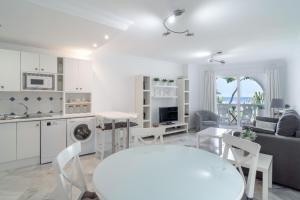 Stella Maris B Casasol Apartments