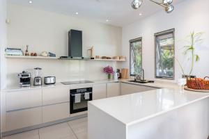 3BR Luxury Sea View Residence