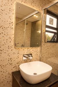 1 Room Suite by Glambirds