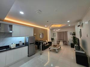 Kandi Tower 1 Unit B-2 Large 1 bed 55sqm Pool Side