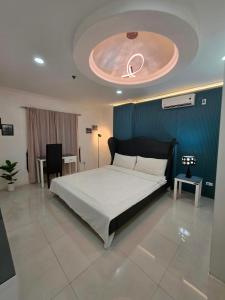 Kandi Tower 1 Unit B-2 Large 1 bed 55sqm Pool Side