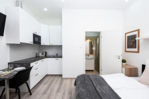Extra central - NEW - Charming Studio