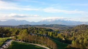 Ferienhaus Country House with a beautiful view Medvode Slowenien