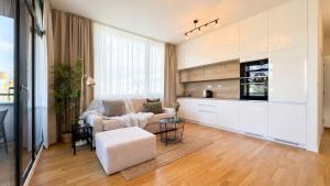 Balcony with views Modern apartment free parking