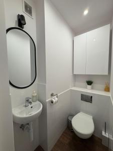 A cozy room in a great location