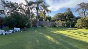 Casa con amplio jardín y barbacoa en Punta Pinar