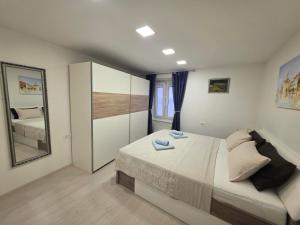 Breece Hideaway