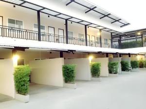 Bearing 26 Hotel