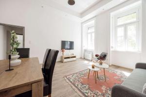Elegant 3BR Flat near Budapests Historic Jewish Quarter