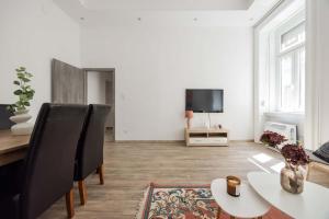 Elegant 3BR Flat near Budapests Historic Jewish Quarter
