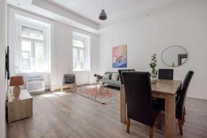 Elegant 3BR Flat near Budapests Historic Jewish Quarter