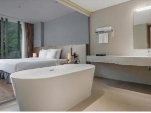 Phòng khách sạn cao cấp tại Flamingo Cát Bà, Hải Phòng