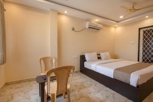 FabHotel Royal Crest