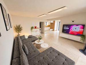 BB Central Apartment with pool and garden