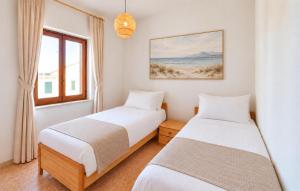 2 Bedroom Cozy Apartment In Ricadi