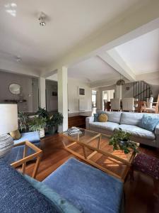 House with pool, 20 minutes from Estadio Centenario