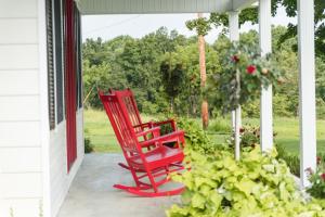 Grandmas Cottage at Garrison Farmstead near Columbia and Greensburg KY