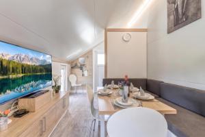 Pool & Whirlpool Art Villas