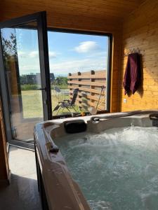 Vista Karkonosze komfortowe domy z sauną, basenem letnim i jacuzzi