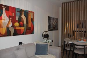 Sunny Shore Apartment Beach Walk by PikHost