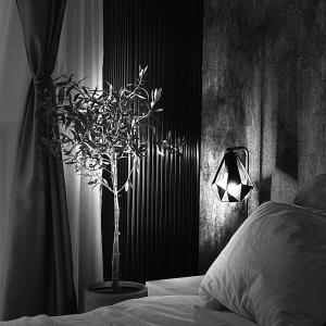 BYA Forest View Studio with Balcony