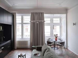High-End Apartments with AC & Paid Parking by EasyBNB Premium