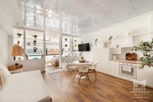 Estia Premium Apartments - 80 Squaremeter Cozy Loft City Center