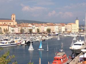 Accostage Vieux-Port - Appartements & Parking : photos des chambres