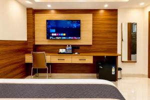 Hotel Royal Grand - A Luxury Property in Vrindavan #Located Near Prem Mandir #AC Rooms #Parking #Lift #Luxury Rooms
