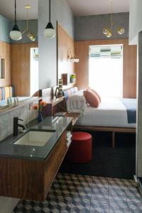 Micro King room in The Hotel Salem