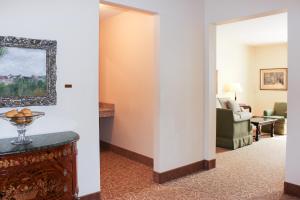 One-Bedroom King Suite - Non-Smoking room in Hotel Providence