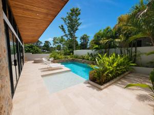 Tropical Cozy Villa with Outdoor Bath